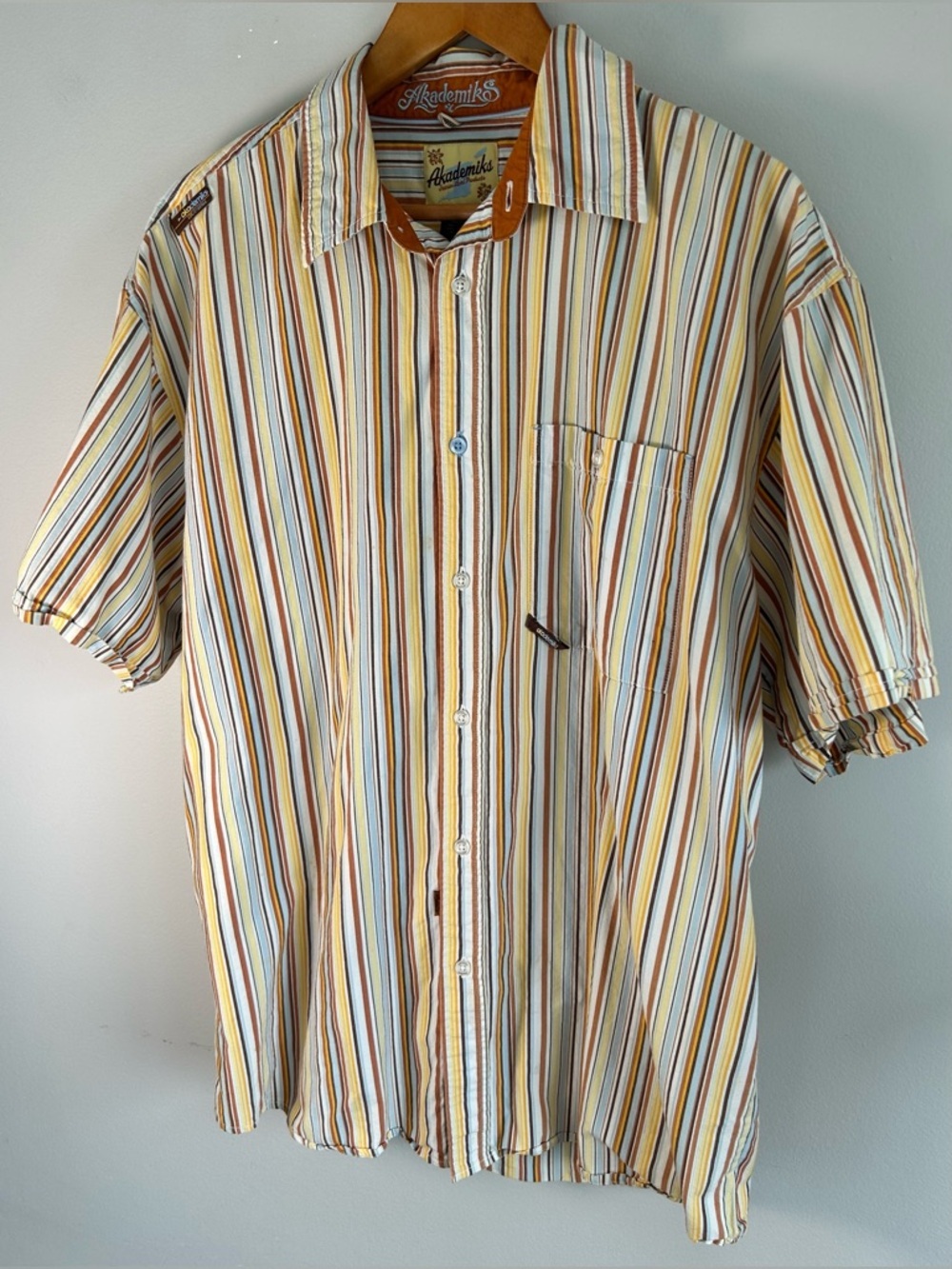 Vintage Akademiks Mens Button Down Shirt Sz M Multicolor Vertical Stripes Cotton - Picture 3 of 10